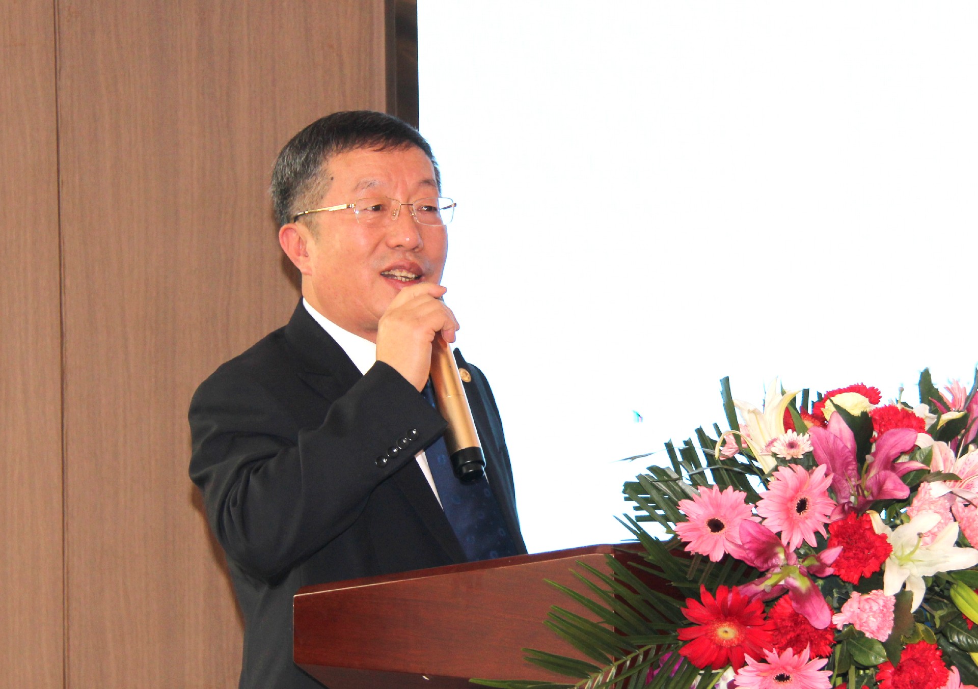 总经理 孟建伟.JPG